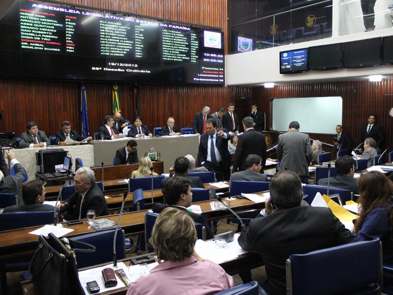 Alunos da rede pública da PB ganham passe livre no transporte coletivo 2