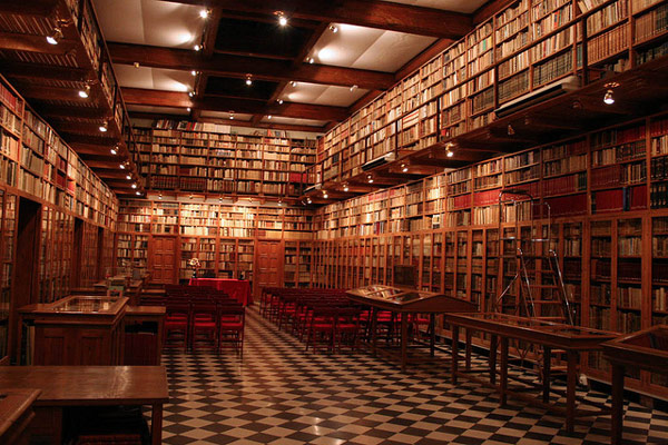 biblioteca do político Miguel Mateu