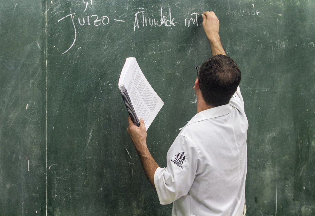 Quase 2/3 dos professores já precisaram se afastar por problemas de saúde