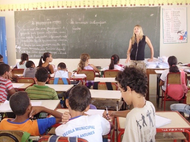 Quase um terço das escolas públicas não cumpriu meta do Ideb