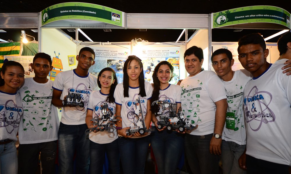 Jovens de todo o Brasil mostram seus trabalhos na Feira de Ciência Jovem