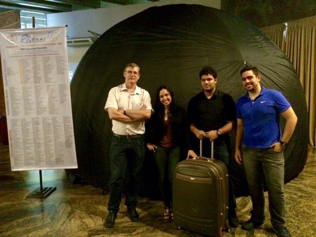 Estudantes de física criam um planetário inflável e itinerante 2