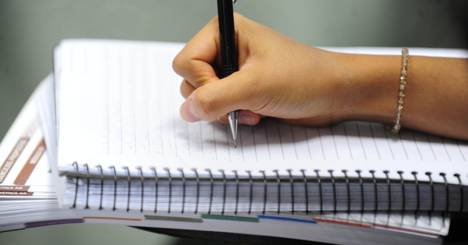 200 mil redações do Enem 2014 foram canceladas por fuga ao tema