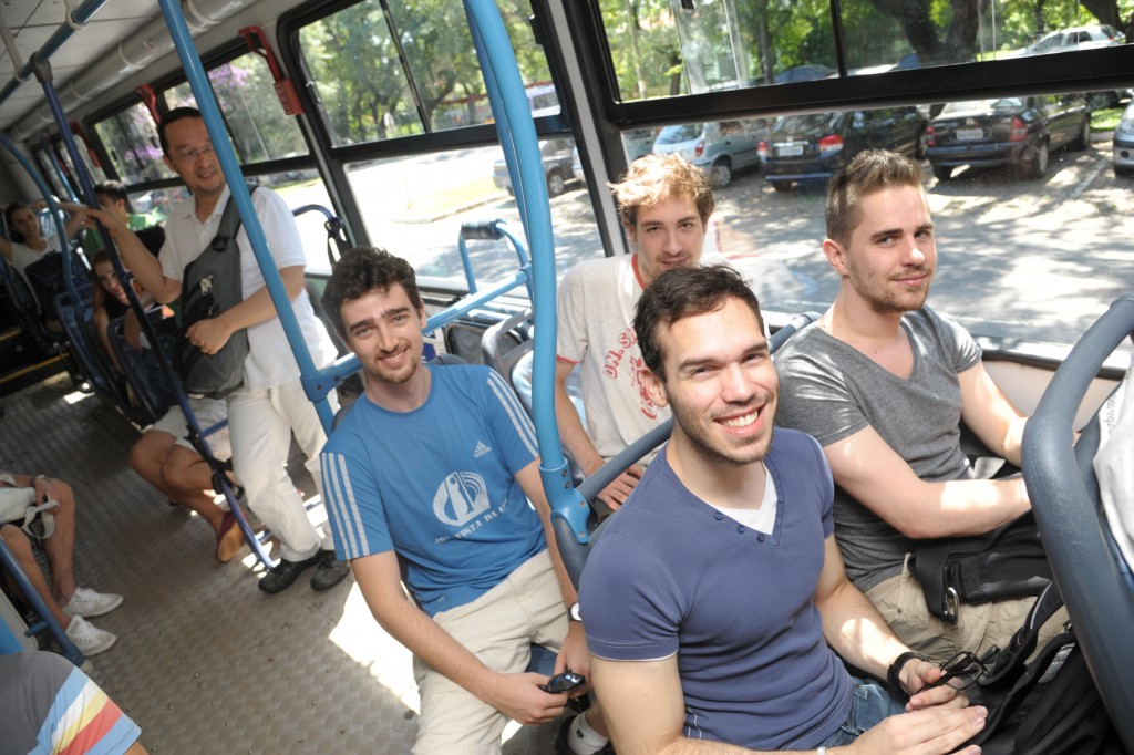 Giro-Cultural_-alunos-estrangeiros-045-13-Foto-Cecília-Bastos-19