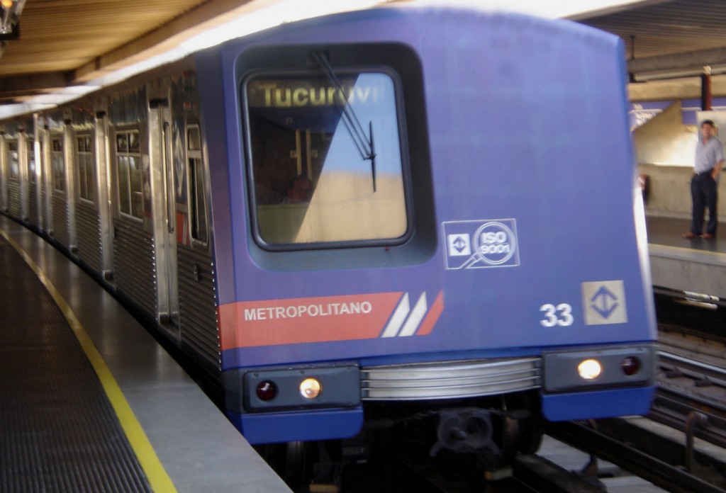 Estudantes ganham direito ao passe livre no metrô de SP