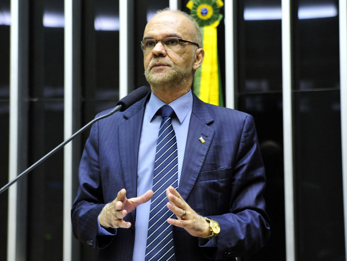 Interino do MEC não garante abertura de vagas para o Fies no 2 semestre