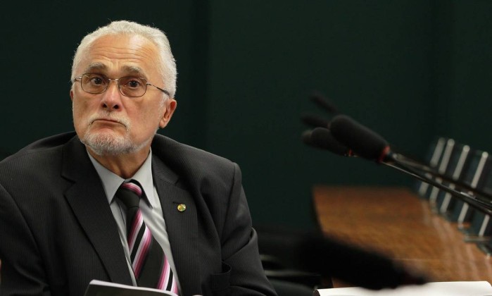 Pena de José Genoíno no mensalão é extinta pelo STF