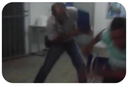Vídeo mostra briga entre alunos e professor dentro de escola da BA
