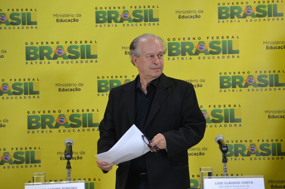 Juros cobrados pelo Fies poderão aumentar