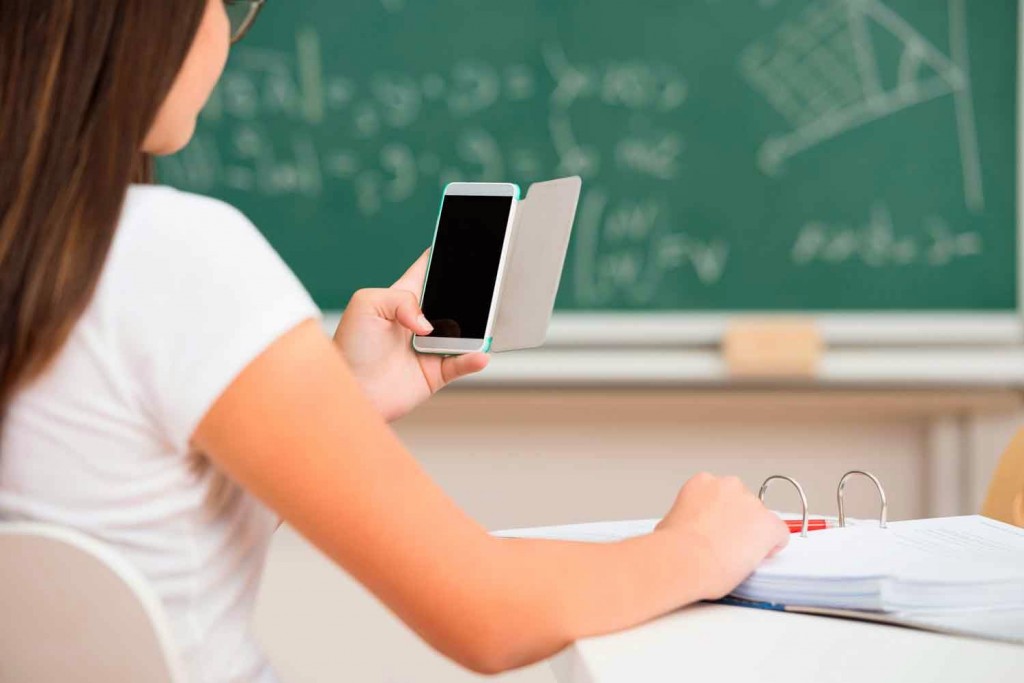 Piauí poderá proibir uso de celulares dentro de salas de aula