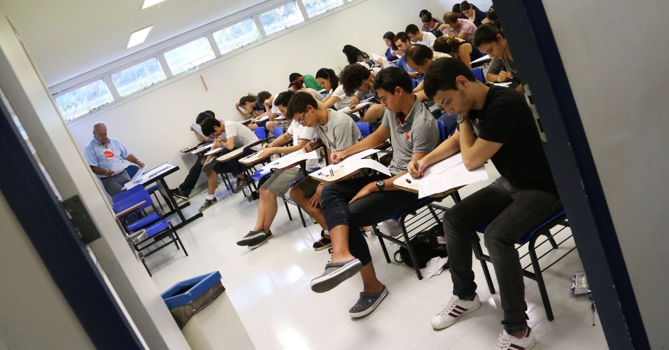 Termina hoje prazo para inscrições no vestibular da Fuvest 2