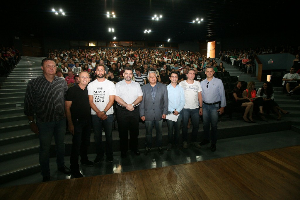 Termina hoje inscrições para cursinho pré-vestibular gratuito no PR