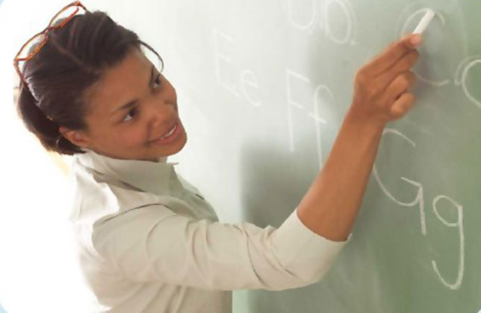 MEC vai oferecer cursos para professor com falha na formação