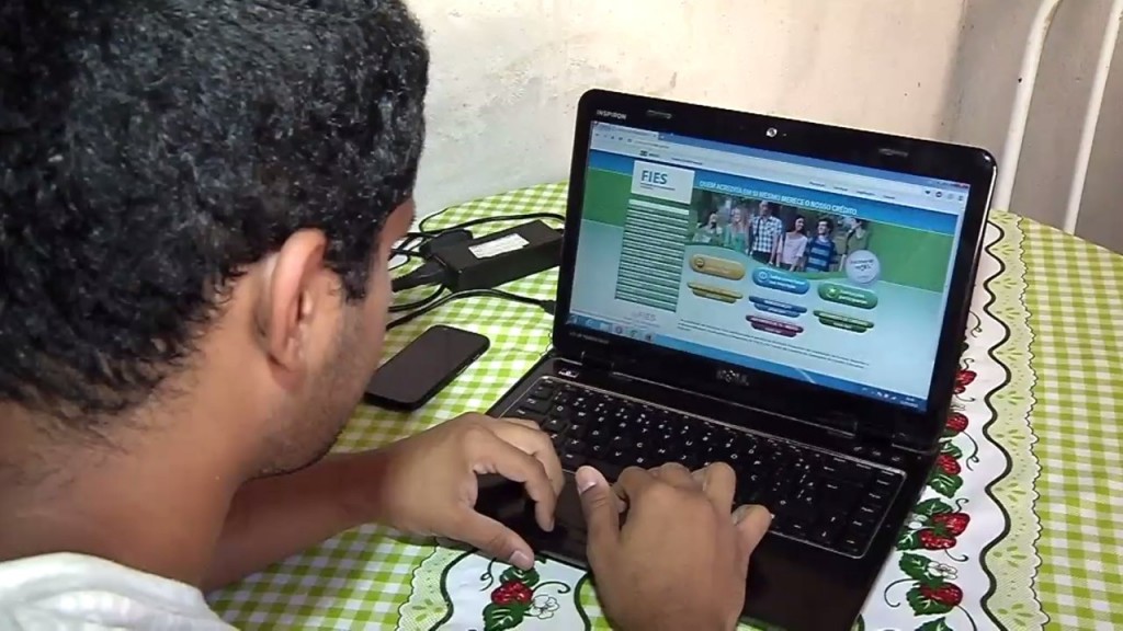 Alunos estão buscando mais crédito privado com redução do Fies