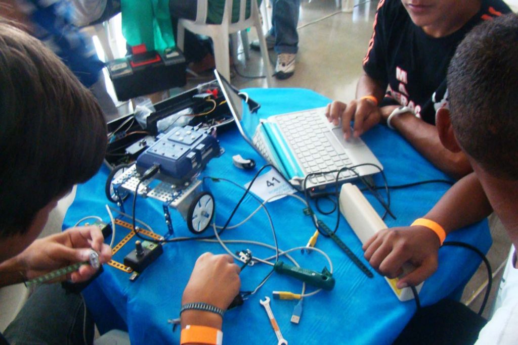 Rede pública do AP terá curso de robótica 2