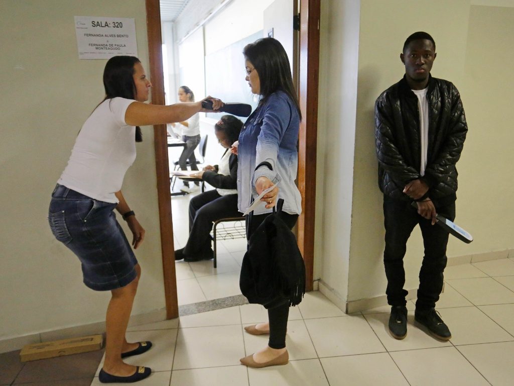 enem-tera-coleta-de-digitais-e-vai-fiscalizar-comida-que-entrara-com-os-candidatos-2