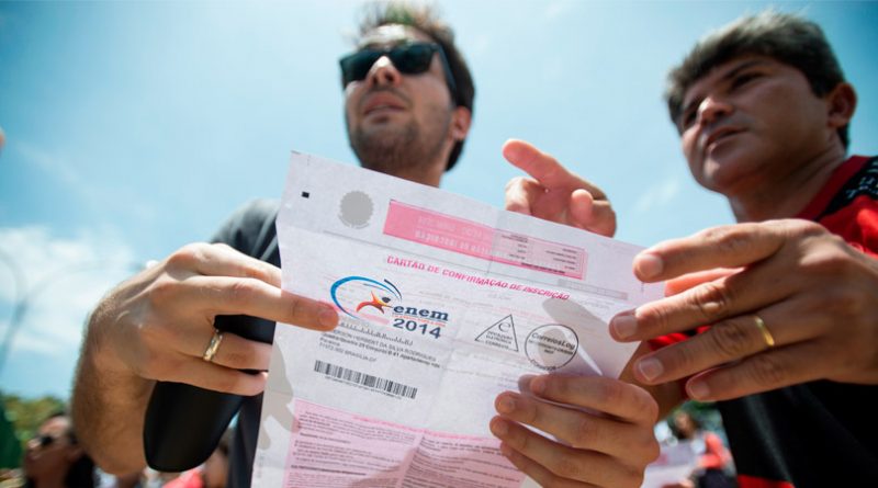 Políticos querem proibir realização de ENEM e concursos públicos aos sábados