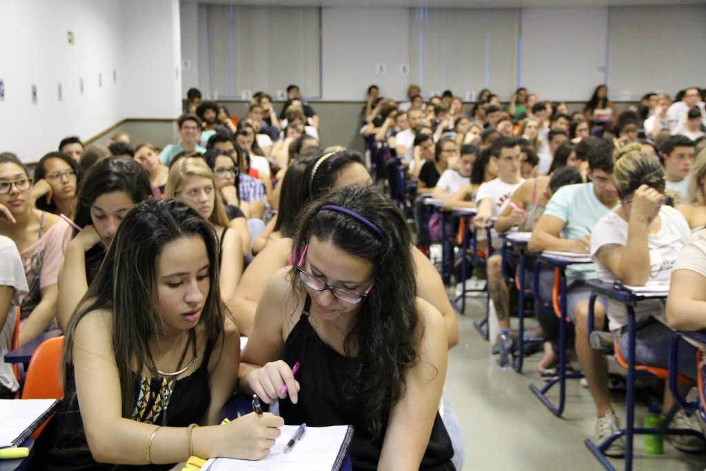 Cursinho Formação Solidária abre inscrições no Paraná