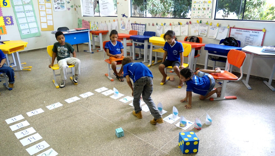 Dicas de brincadeiras para voltar às aulas na alfabetização