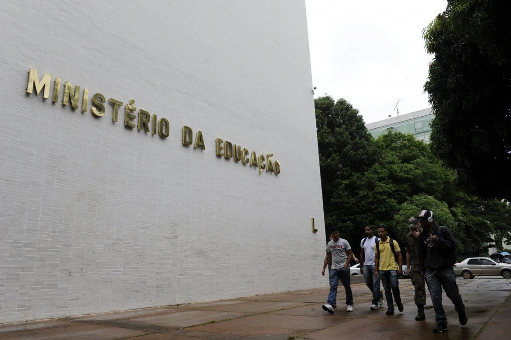MEC divulga informações sobre nova política para formação de professores