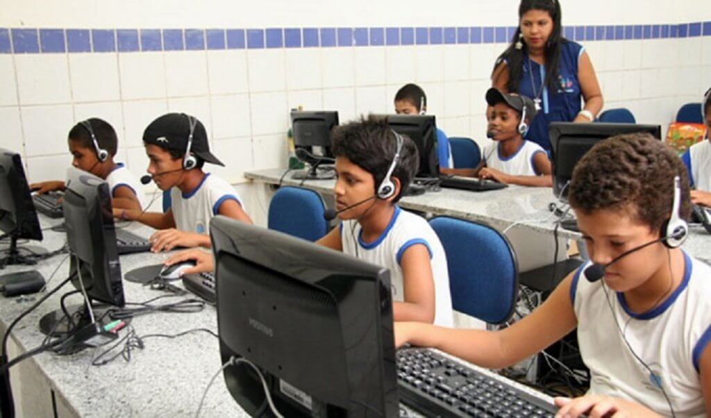 MEC promete internet rápida em todas as escolas em 7 anos