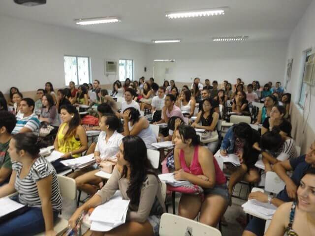 Cursinho UECEVest inscreve até o dia 23 de março