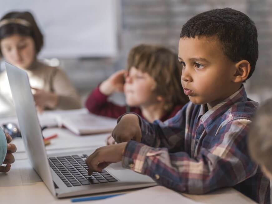 Governo do Reino Unido vai ensinar computação para todas as crianças