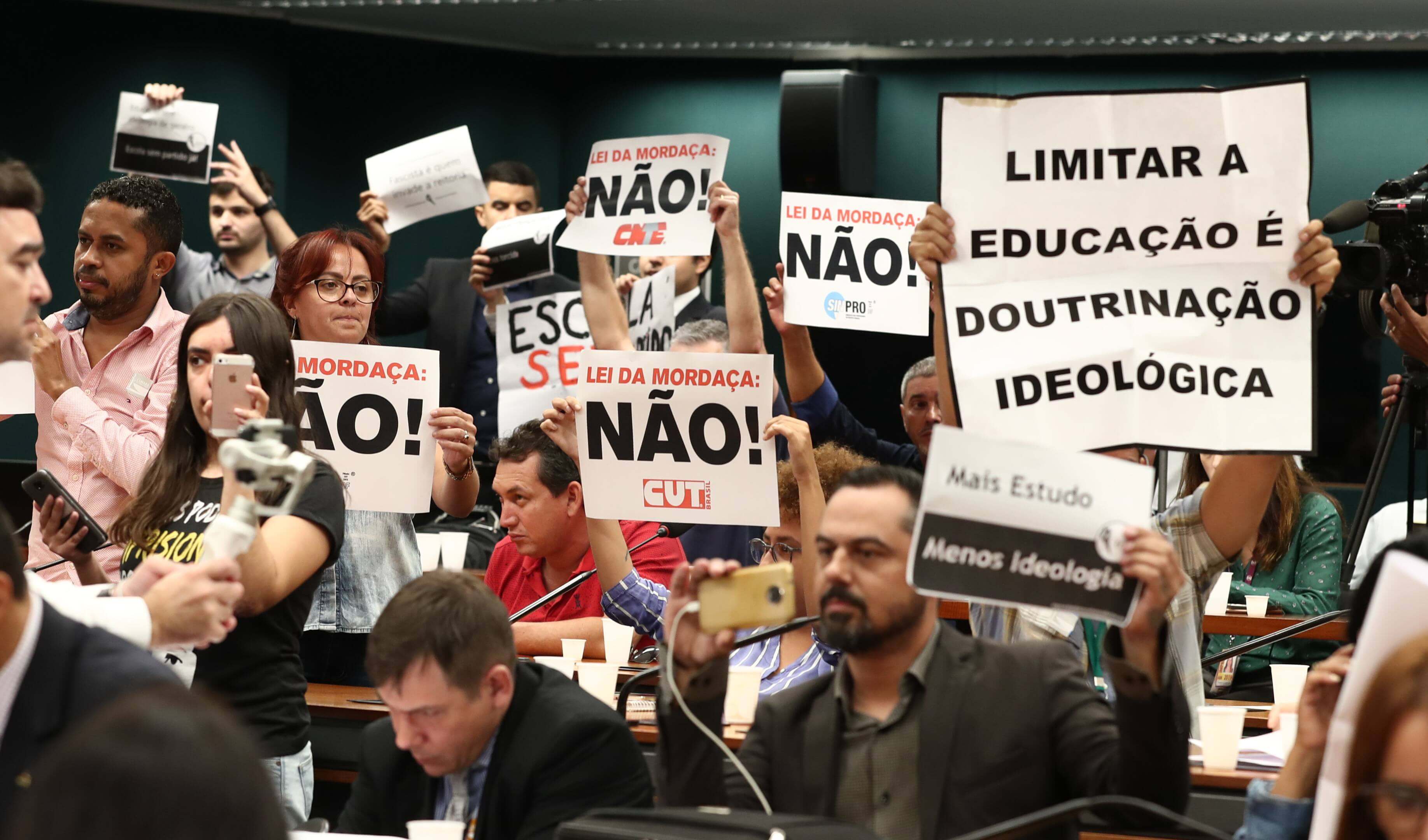 Projeto Escola Sem Partido é arquivado na Câmara