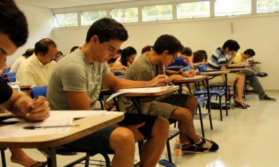 40% dos brasileiros com mais de 25 anos não tem ensino fundamental