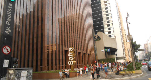 Safra abre inscrições para programa de Trainee