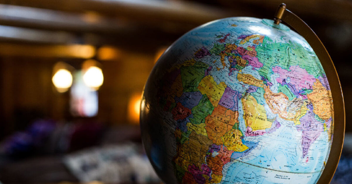 Instituição internacional oferece bolsas de estudos para jovens engajados à comunidade