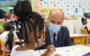França volta a fechar escolas por casos de Covid-19 depois de retomada